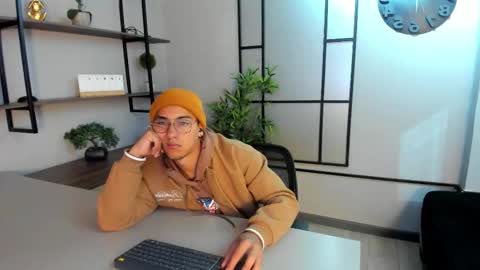 Andy Joy  online show from 12, 11, 2025