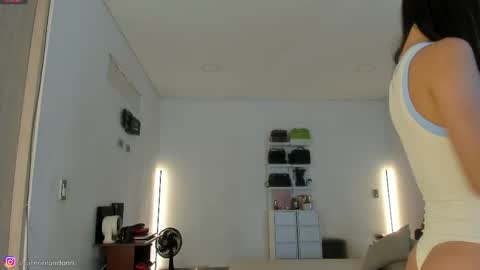 Snapshot of anelisse_ chatting on 28, 4, 2026 online show from 28, 4, 2026