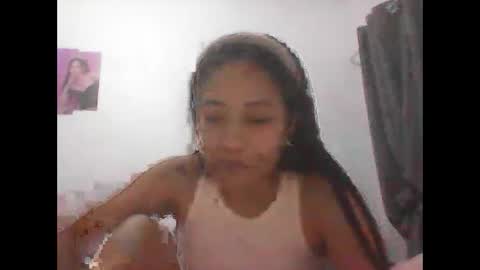 Snapshot of ange011 chatting on 21, 4, 2026 ange011 online show from 21, 4, 2026