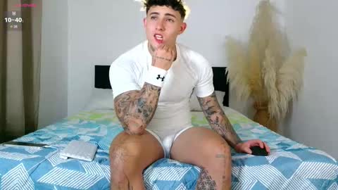 Snapshot of angel_boy01 chatting on 27, 10, 2025 angel_boy01 online show from 27, 10, 2025