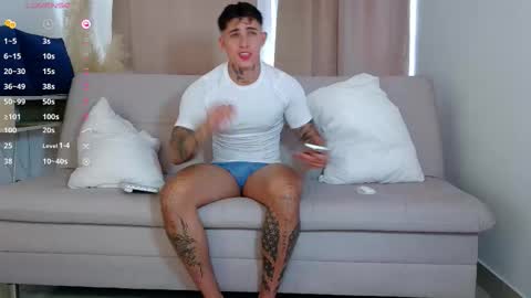 Snapshot of angel_boy01 chatting on 18, 11, 2025 angel_boy01 online show from 18, 11, 2025