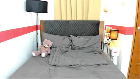 Snapshot of angel_desire chatting on 2, 12, 2024 Angel online show from 2, 12, 2024