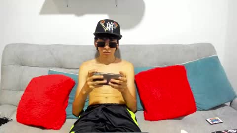 Snapshot of angel_dustt1 chatting on 25, 6, 2026 angel_dustt1 online show from 25, 6, 2026