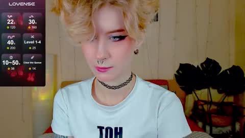 Snapshot of angel_julles chatting on 8, 11, 2025 Angel Dust online show from 8, 11, 2025