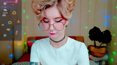 Snapshot of angel_julles chatting on 15, 11, 2025 Angel Dust online show from 15, 11, 2025