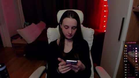 Snapshot of angel_runa chatting on 3, 12, 2025 Mira online show from 3, 12, 2025