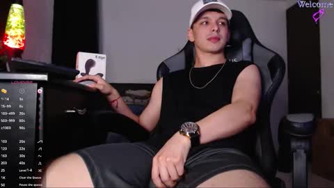 Snapshot of angel_twink69 chatting on 1, 2, 2026 Angel Twink online show from 1, 2, 2026