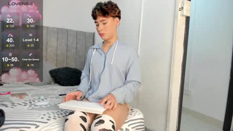 Snapshot of angel_villarreal chatting on 2, 3, 2025 Angel online show from 2, 3, 2025
