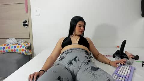 Snapshot of angela_lia_ chatting on 7, 1, 2025 Angela online show from 7, 1, 2025