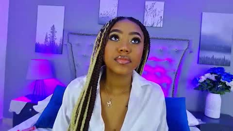 Angela Roberts online show from 10, 11, 2025