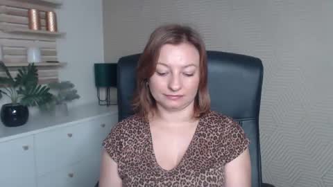 Angela online show from 28, 10, 2025