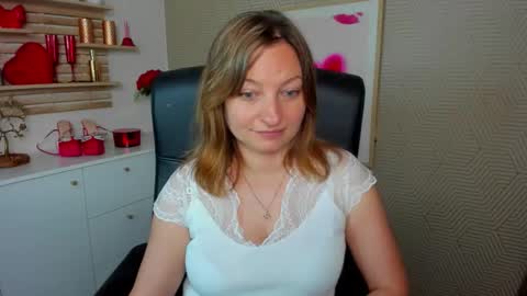 Snapshot of angela_samt chatting on 9, 6, 2026 Angela online show from 9, 6, 2026