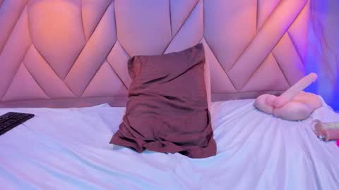 Snapshot of angelaa_cute chatting on 21, 2, 2025 ANGELA online show from 21, 2, 2025