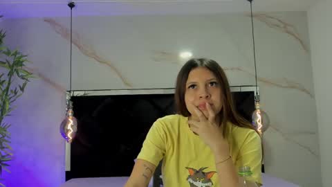 Snapshot of angelaa_cute chatting on 15, 9, 2025 ANGELA online show from 15, 9, 2025