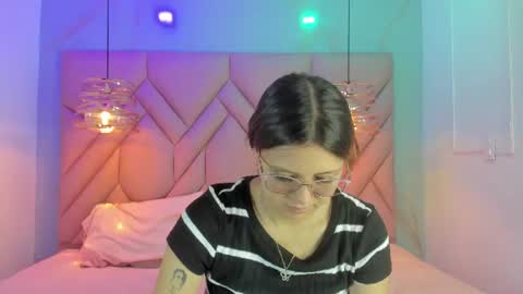 Snapshot of angelaa_cute chatting on 15, 6, 2026 ANGELA online show from 15, 6, 2026