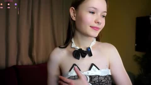 Snapshot of angelabalay chatting on 16, 11, 2025 Mary online show from 16, 11, 2025