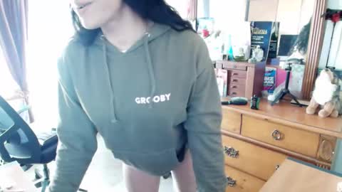 Angela Longcock online show from 6, 4, 2026