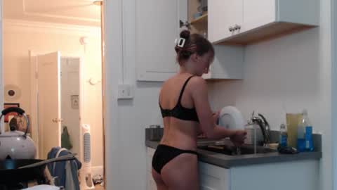 Snapshot of angelbabyvictoria chatting on 11, 9, 2025 Fern4Ever online show from 11, 9, 2025