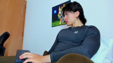 Angel Bennet online show from 5, 6, 2026