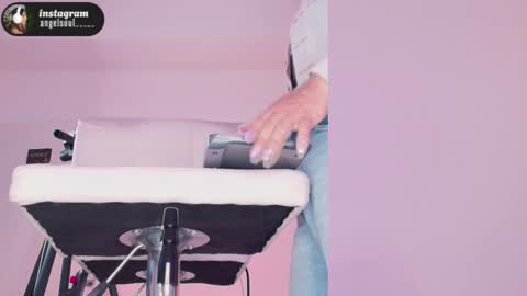 angel online show from 17, 11, 2025