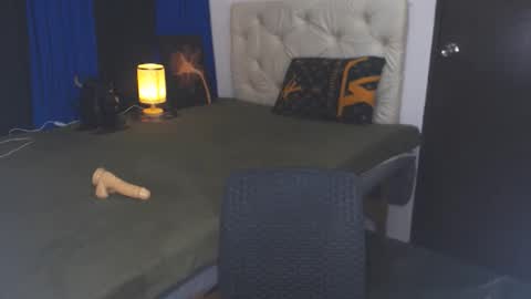 Snapshot of angelcumfallen chatting on 12, 1, 2025 Angel online show from 12, 1, 2025