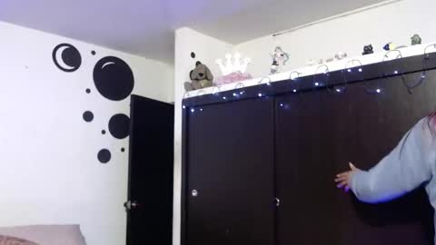 angele online show from 11, 3, 2025