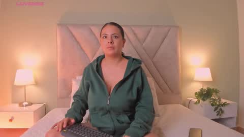 Angelica Cross online show from 1, 2, 2026