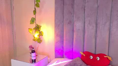 angelicaa_garcia online show from 18, 5, 2026