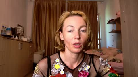 Snapshot of angelicfenix chatting on 20, 5, 2026 angelicfenix online show from 20, 5, 2026