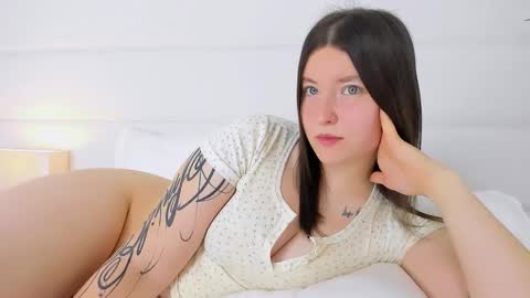 Angelic online show from 16, 9, 2025