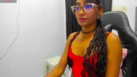 Snapshot of angelinamurphy chatting on 5, 7, 2026 AngelinaMurphy online show from 5, 7, 2026