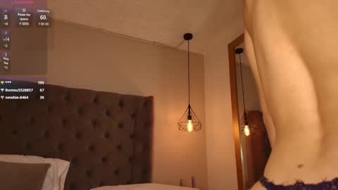Snapshot of angelinarosss_ chatting on 5, 1, 2025 online show from 5, 1, 2025