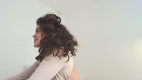 Snapshot of angelinarosss_ chatting on 13, 5, 2026 online show from 13, 5, 2026