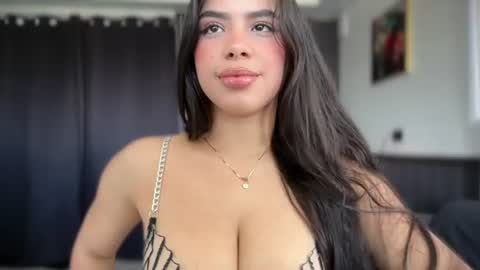 Snapshot of angelinav7 chatting on 17, 7, 2026 Angelina Weiss online show from 17, 7, 2026
