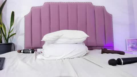 Angeline online show from 31, 1, 2025