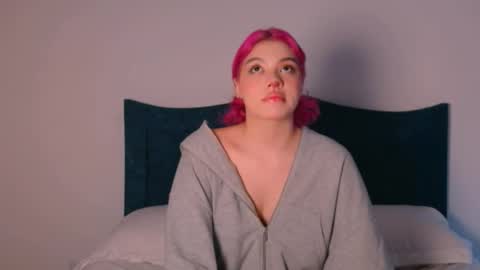 Angelinhaa  online show from 21, 11, 2025