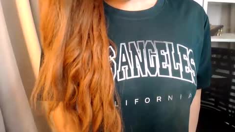 Snapshot of angelinnaxxx chatting on 10, 5, 2026 Anglina online show from 10, 5, 2026