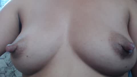 Snapshot of angelitaa_hot chatting on 28, 9, 2025 angela online show from 28, 9, 2025