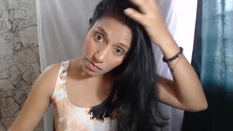 Snapshot of angelitaa_hot chatting on 10, 10, 2025 angela online show from 10, 10, 2025