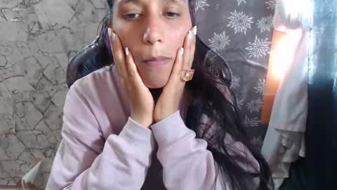 Snapshot of angelitaa_hot chatting on 11, 5, 2026 angela online show from 11, 5, 2026