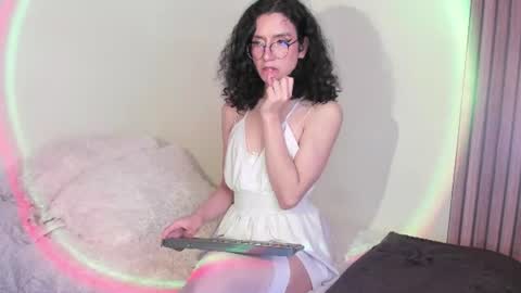 Snapshot of angellike_doll chatting on 19, 7, 2026 Angellike online show from 19, 7, 2026