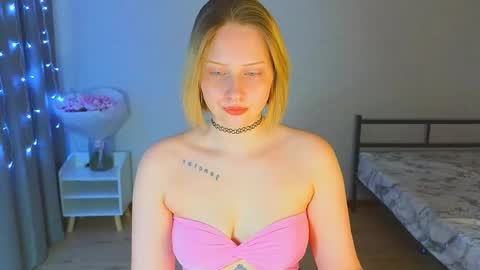 Snapshot of angellisss chatting on 2, 11, 2025 Cutie online show from 2, 11, 2025