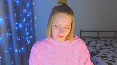 Snapshot of angellisss chatting on 1, 12, 2025 Cutie online show from 1, 12, 2025