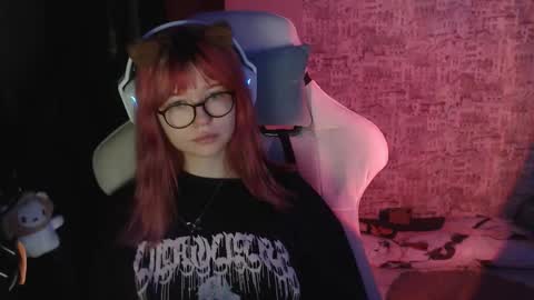 Snapshot of angellmarel chatting on 18, 12, 2025 Anora online show from 18, 12, 2025