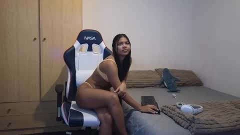 Snapshot of angellyrodriguez1234 chatting on 29, 10, 2025 Angelly online show from 29, 10, 2025