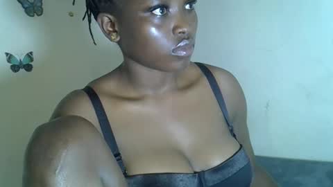 Snapshot of angelofsweetness chatting on 15, 12, 2025 angelofsweetness online show from 15, 12, 2025