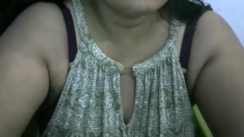 Snapshot of angelpriya555 chatting on 3, 10, 2025 angelpriya555 online show from 3, 10, 2025