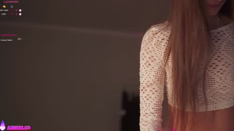 Snapshot of angels_kiss chatting on 23, 11, 2025 Nikki online show from 23, 11, 2025