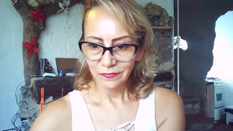 Snapshot of angelycute476334 chatting on 24, 10, 2025 angelycute476334 online show from 24, 10, 2025