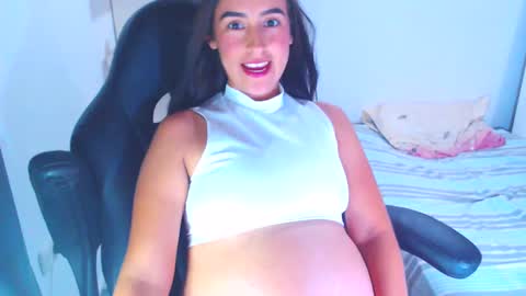 Snapshot of angie_dreamgirl chatting on 12, 1, 2025 IG angie dreamgirl01 online show from 12, 1, 2025